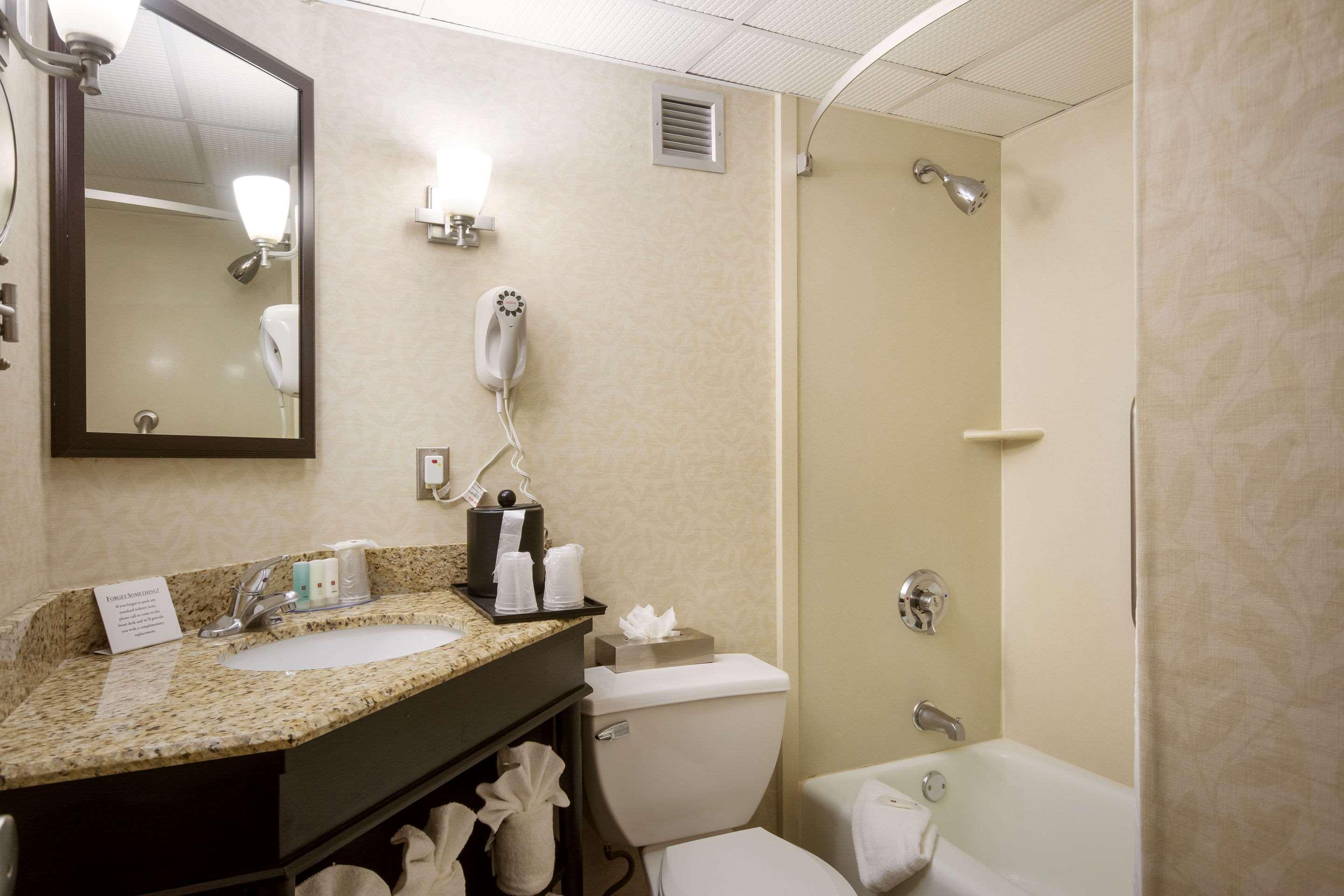 Hotel And Conference Center Exton