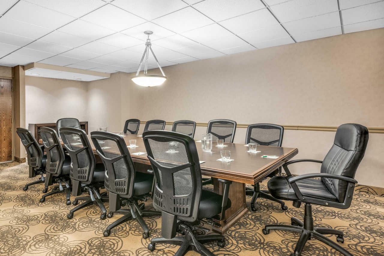 Hotel And Conference Center Exton