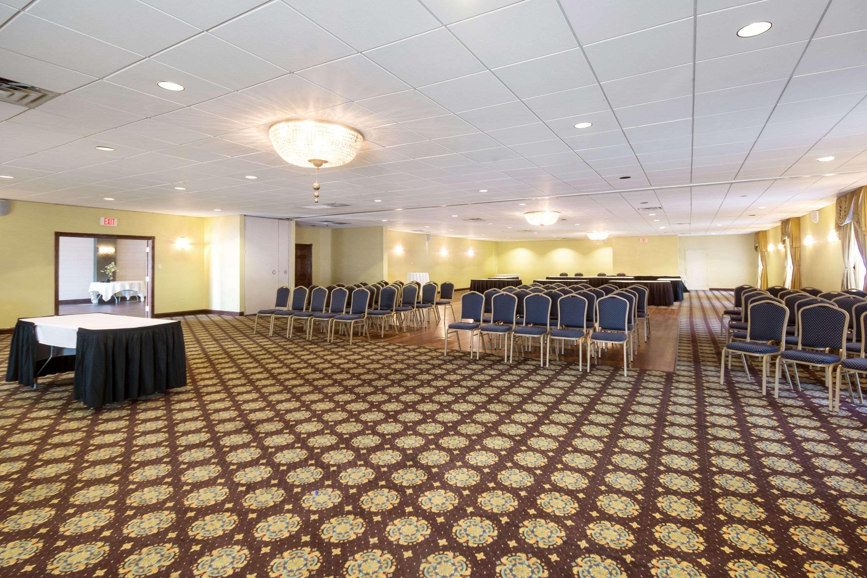 And Conference Center 3*